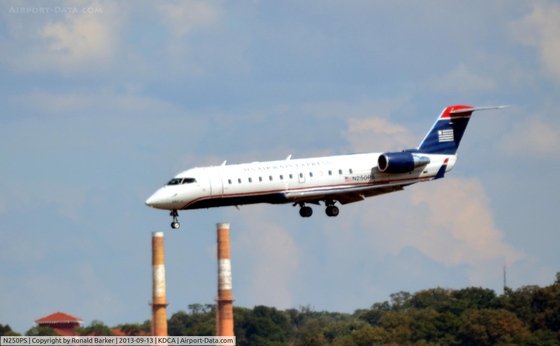 N250PS, 2004 Bombardier CRJ-200ER (CL-600-2B19) C/N 7929, Landing approach National