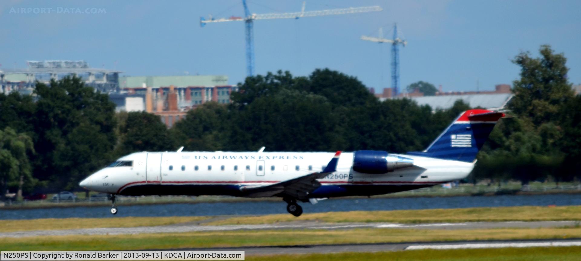 N250PS, 2004 Bombardier CRJ-200ER (CL-600-2B19) C/N 7929, Landing National