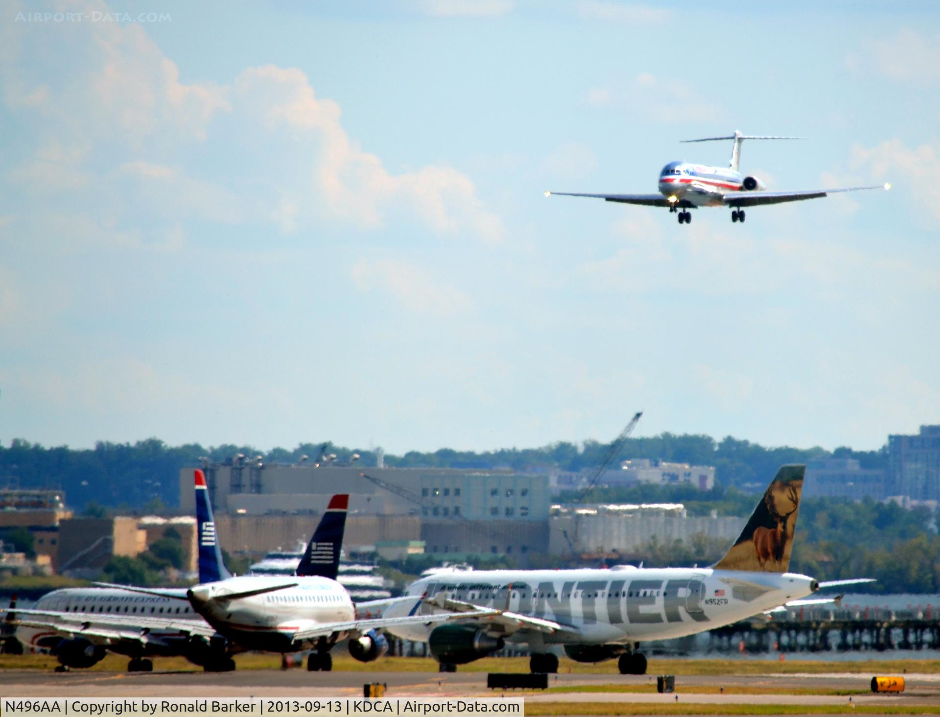 N496AA, 1989 McDonnell Douglas MD-82 (DC-9-82) C/N 49734, Approach for Landing National