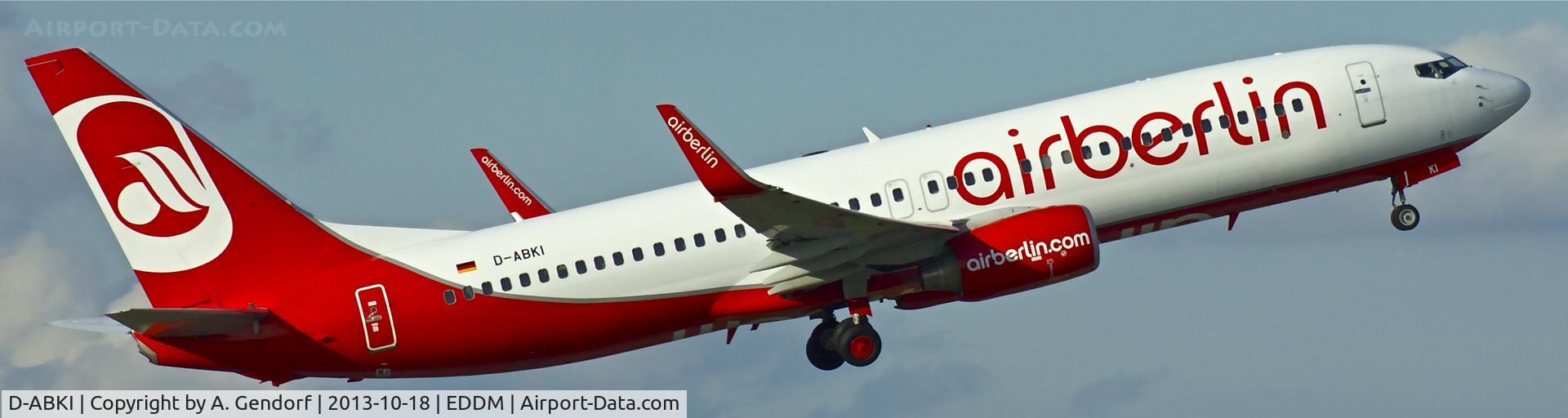 D-ABKI, 2009 Boeing 737-86J C/N 37748, Air Berlin, is climbing out at München(EDDM)