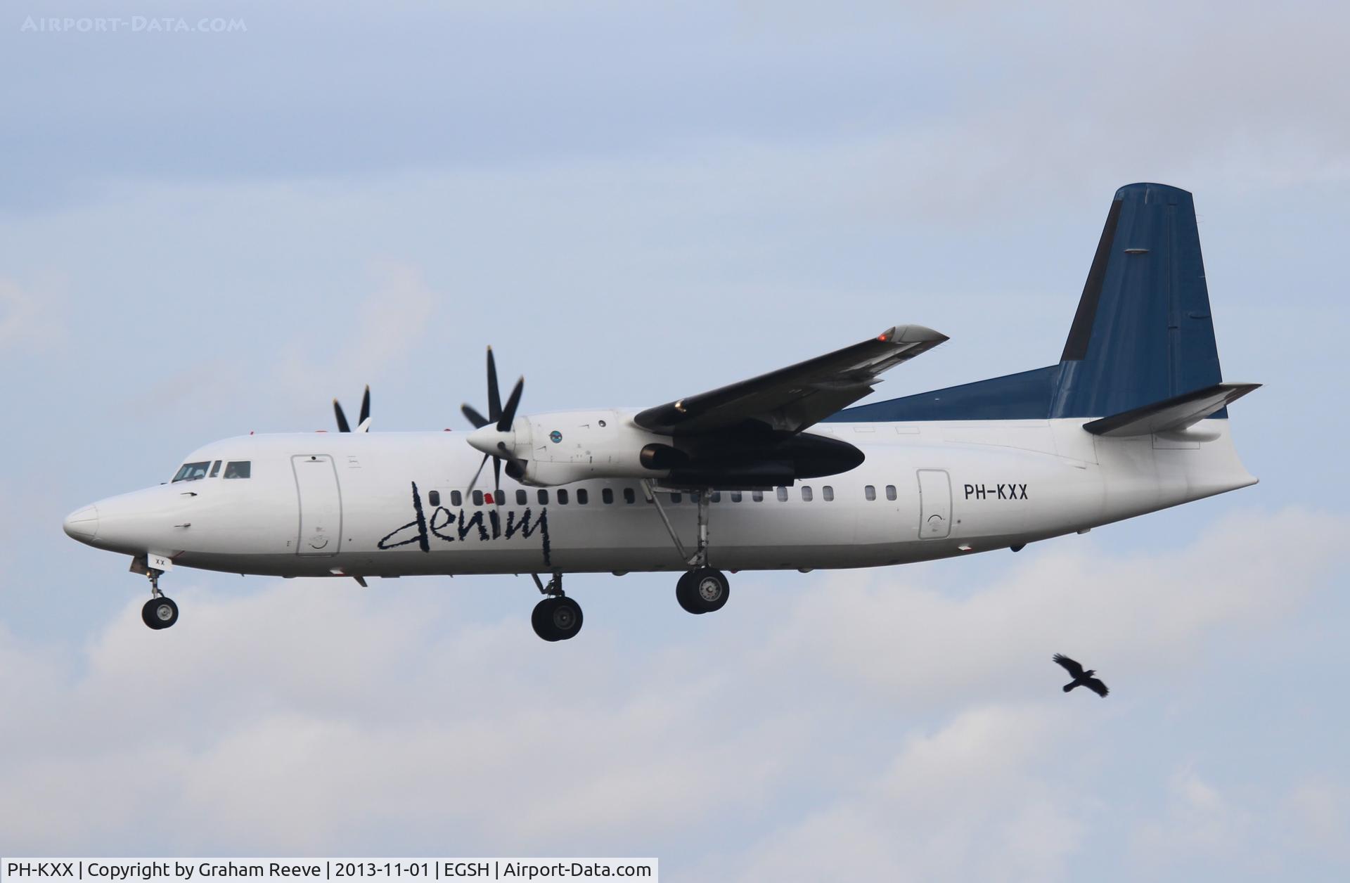 PH-KXX, 1992 Fokker 50 C/N 20262, About to land on runway 27.