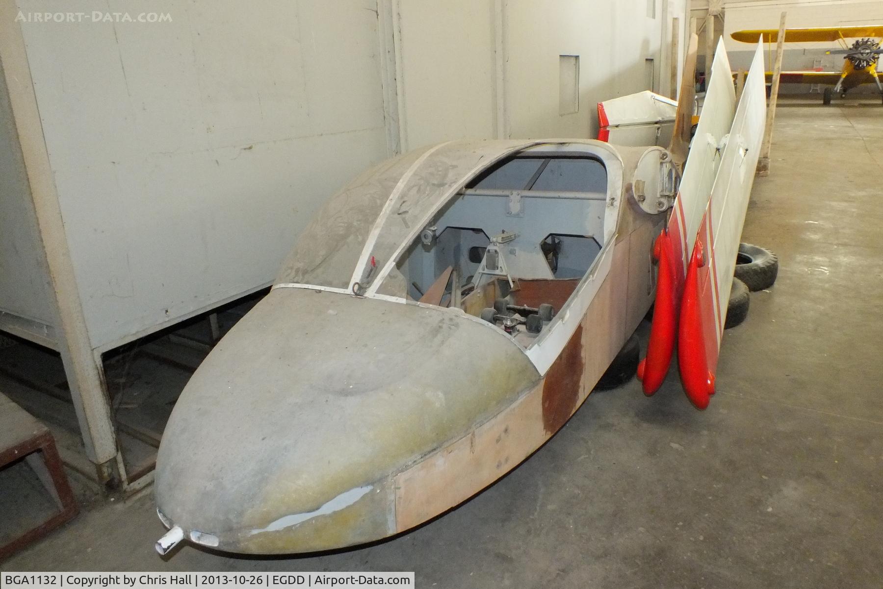 BGA1132, Slingsby T-49B Capstan C/N 1400, Stored at Bicester