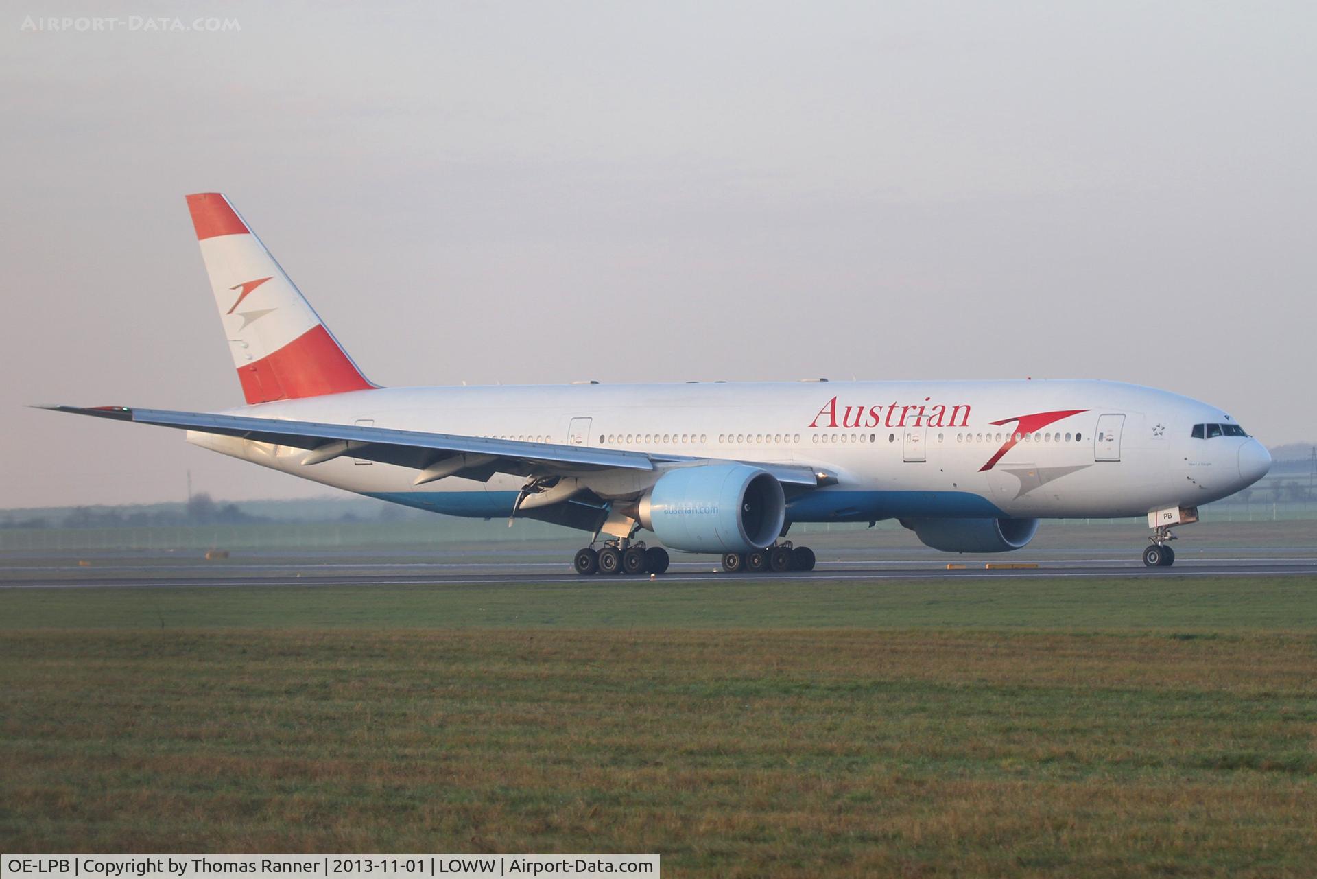 OE-LPB, 1998 Boeing 777-2Z9/ER C/N 28699, Austrian B777