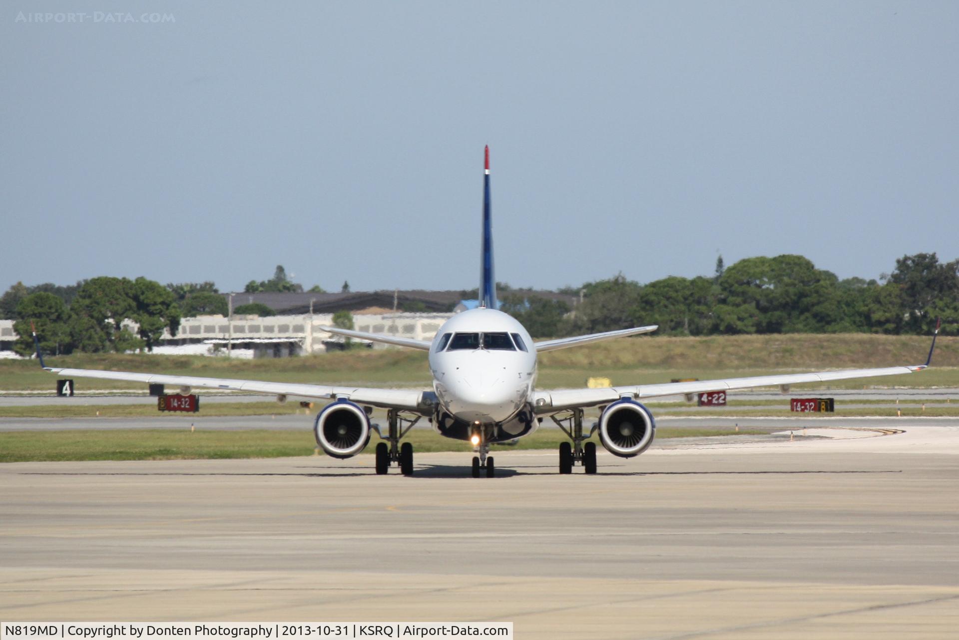 N819MD, 2004 Embraer 170SU (ERJ-170-100SU) C/N 17000040, US Air Flight 3346 oeprated by Republic (N819MD) arrives at Sarasota-Bradenton International Airport following a flight from Reagan National