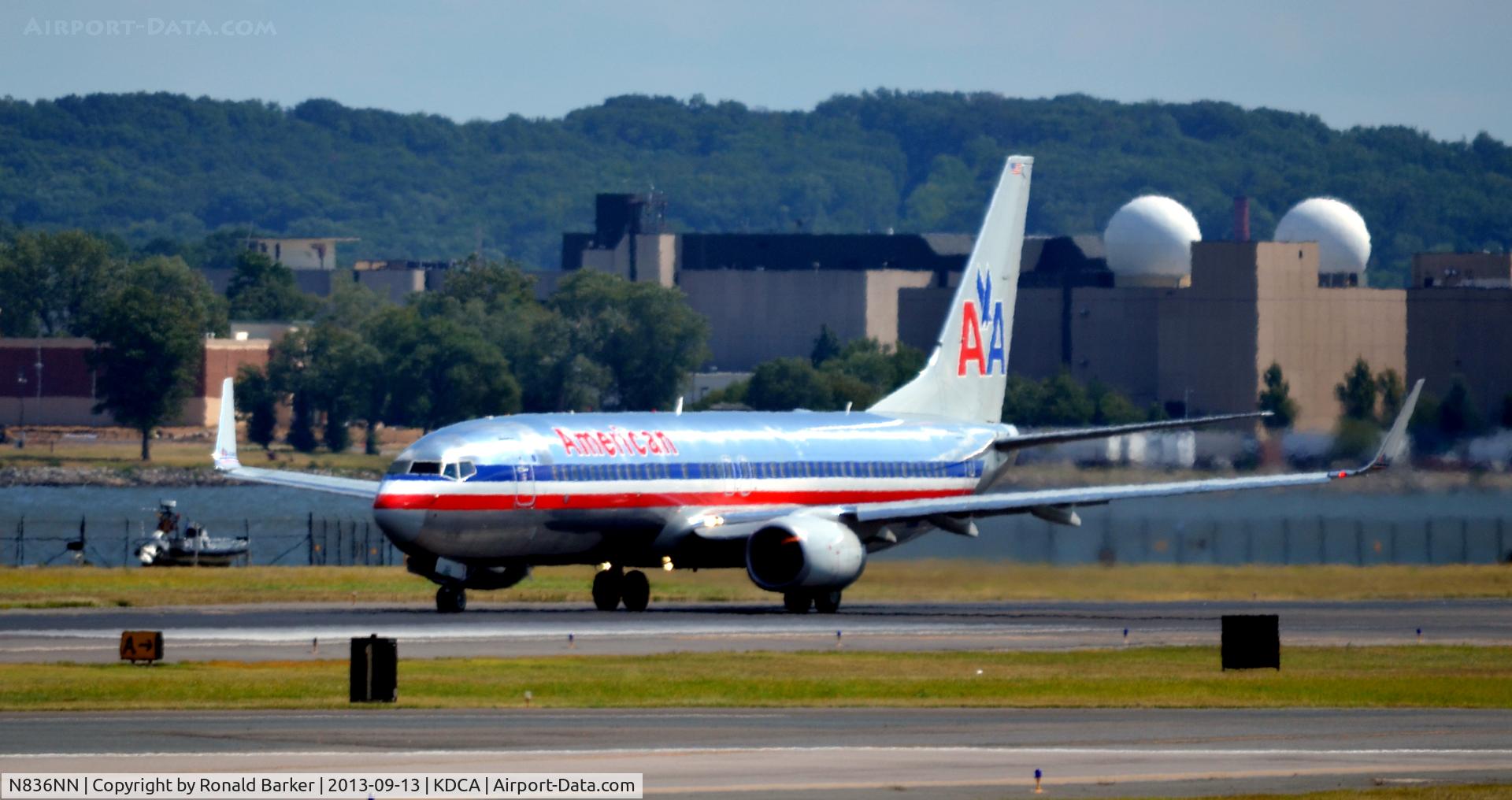 N836NN, 2010 Boeing 737-823 C/N 31095, Takeoff National
