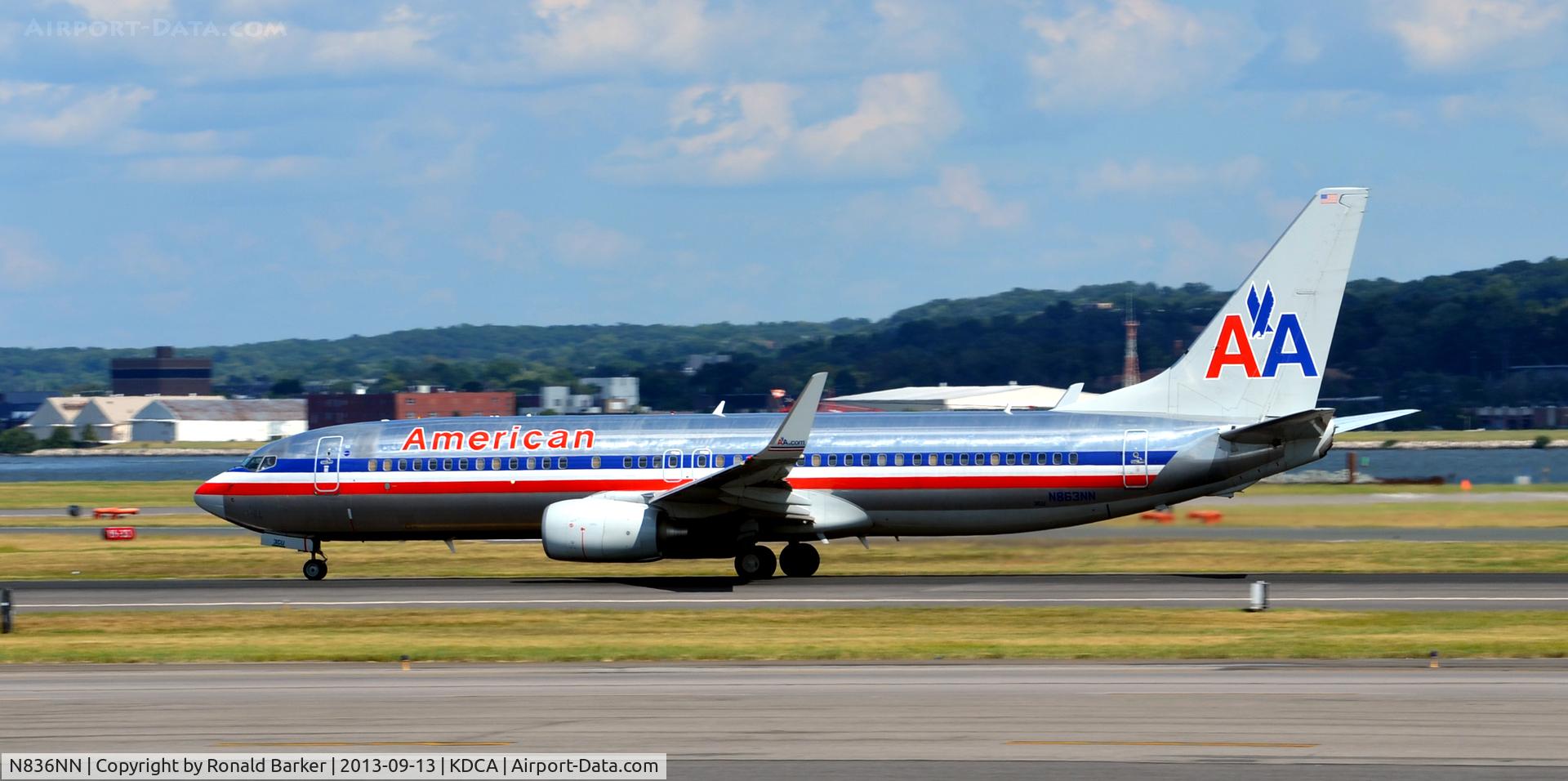 N836NN, 2010 Boeing 737-823 C/N 31095, Takeoff roll National