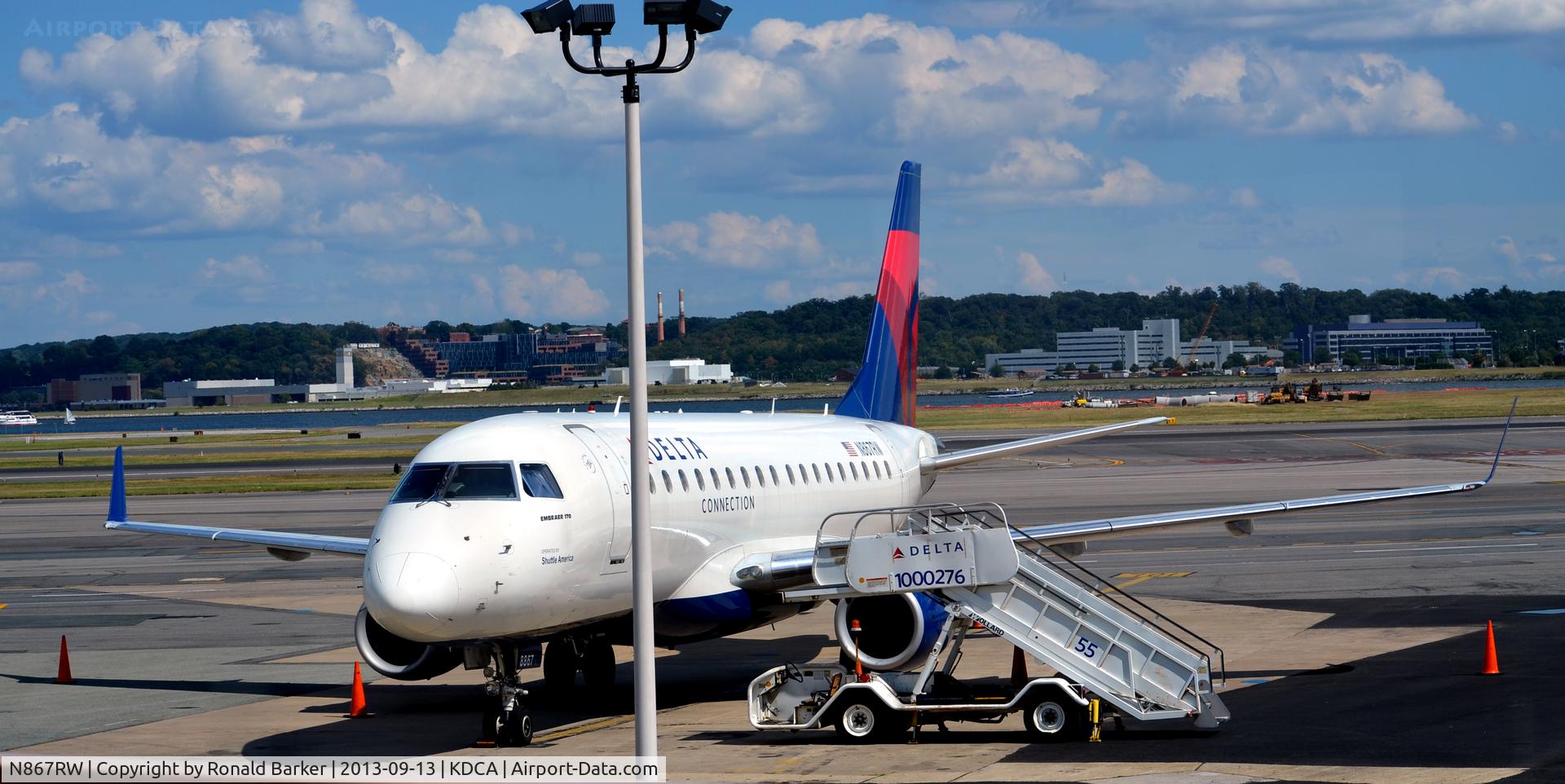 N867RW, 2006 Embraer 170SE (ERJ-170-100SE) C/N 17000130, National