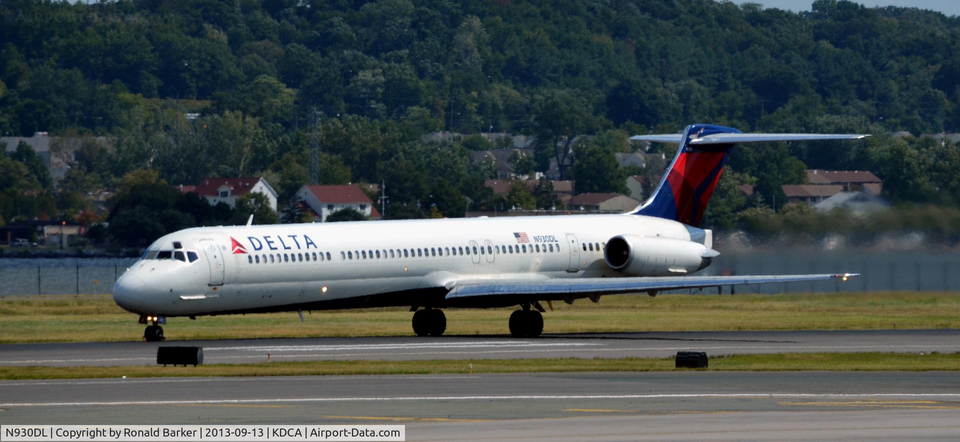 N930DL, 1988 McDonnell Douglas MD-88 C/N 49717, Takeoff National