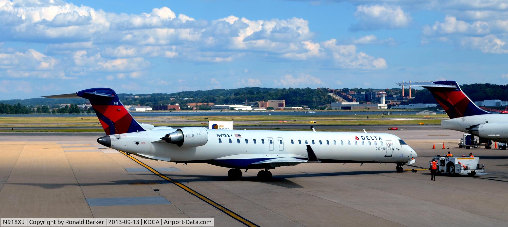 N918XJ, 2007 Bombardier CRJ-900ER (CL-600-2D24) C/N 15156, Taxi National