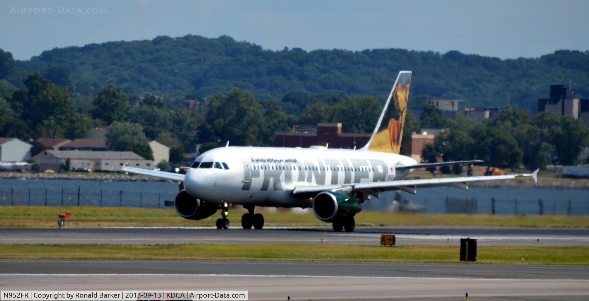N952FR, 2010 Airbus A319-112 C/N 4204, Takeoff National