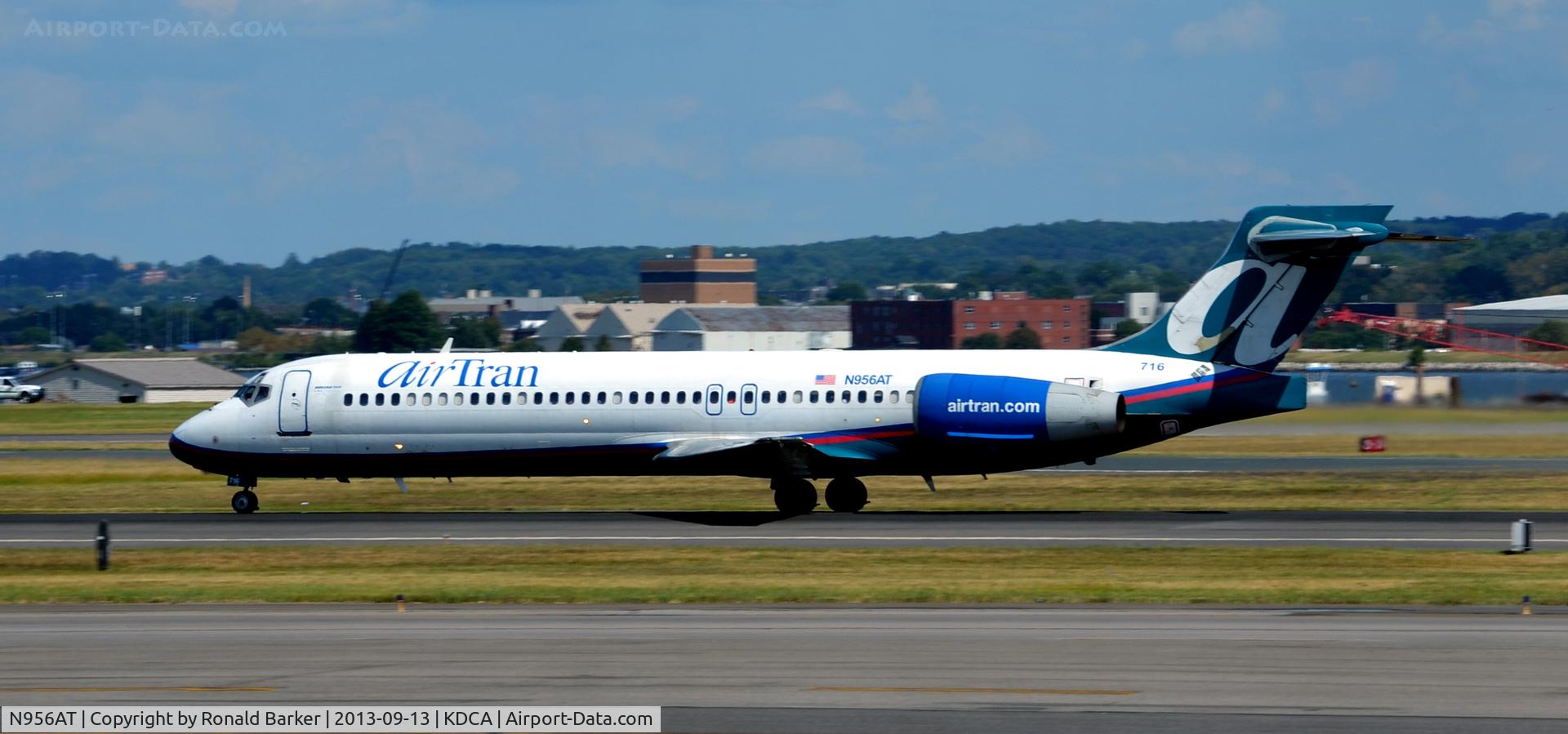 N956AT, 2000 Boeing 717-200 C/N 55018, Takeoff roll National