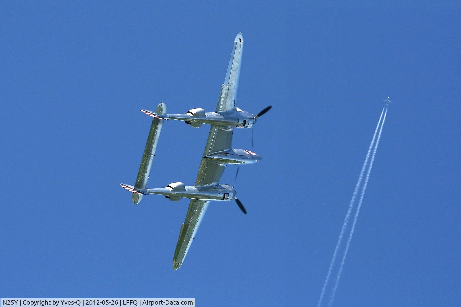 N25Y, 1944 Lockheed P-38L-5LO Lightning C/N AF44-53254, Lockheed P-38L Lightning (N25Y) , La Ferté-Alais Airfield (LFFQ) Air Show