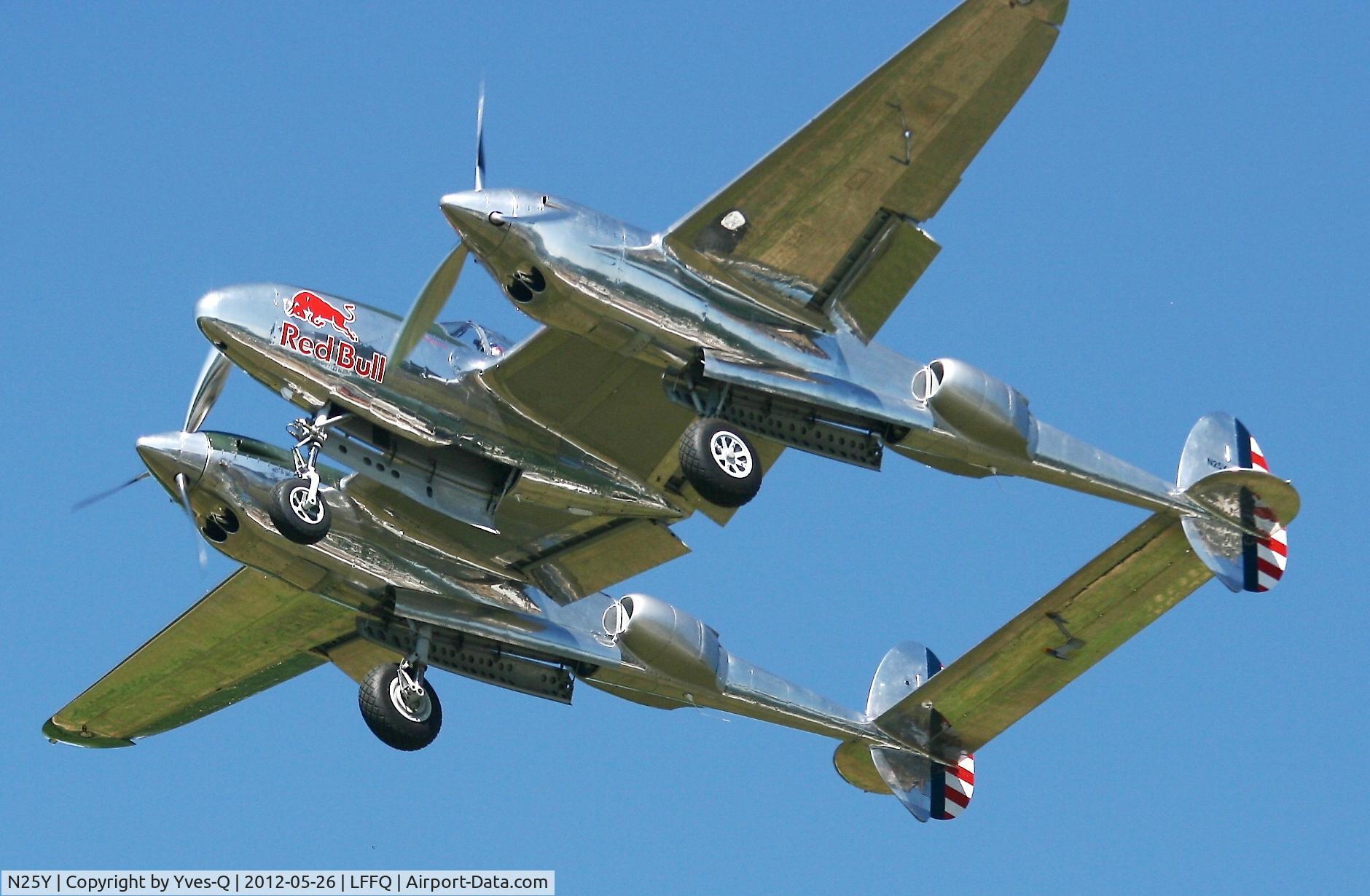 N25Y, 1944 Lockheed P-38L-5LO Lightning C/N AF44-53254, Lockheed P-38L Lightning (N25Y) , La Ferté-Alais Airfield (LFFQ) Air Show (Le Temps Des Hélices) in may 2012