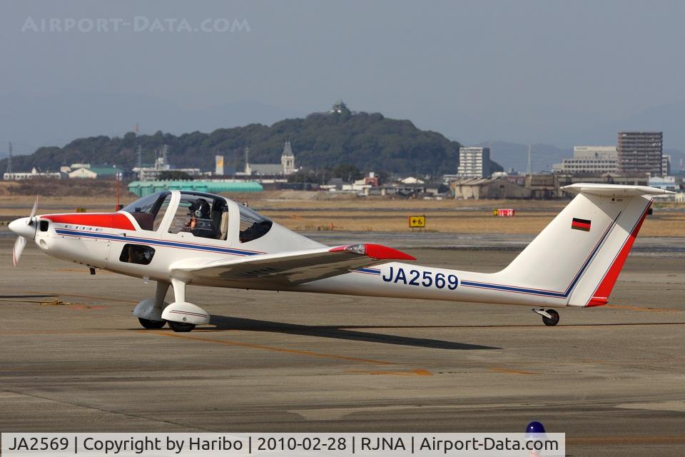 JA2569, Grob G-109B C/N 6255, 1984 GROB G 109B taxing to spot after landing.