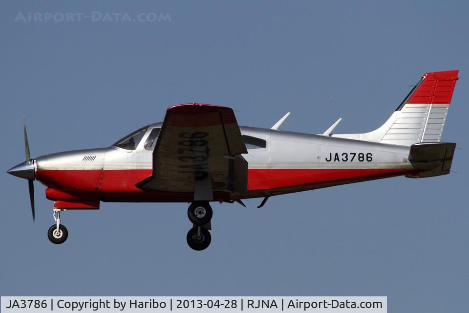JA3786, 1977 Piper PA-28R-201T Turbo Cherokee Arrow III C/N 28R-7703136, Approaching RWY 34.