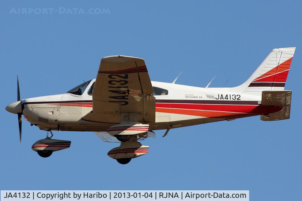 JA4132, 1984 Piper PA-28-181 Archer II C/N 28-8490033, Approaching RWY 34.
