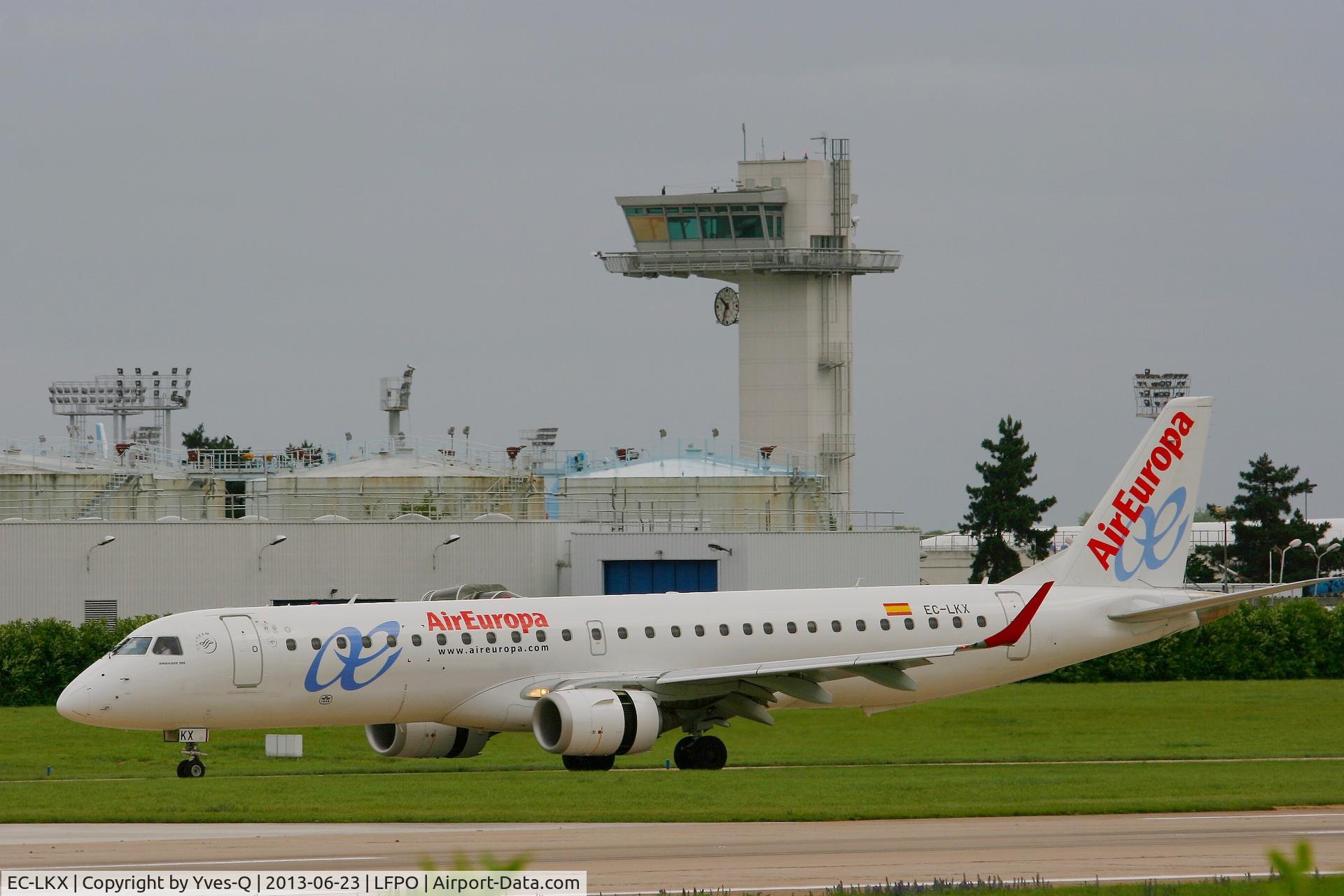 EC-LKX, 2011 Embraer 195LR  (ERJ-190-200LR) C/N 19000437, Embraer ERJ-195LR After Landing Rwy 26, Paris-Orly Airport (LFPO-ORY)
