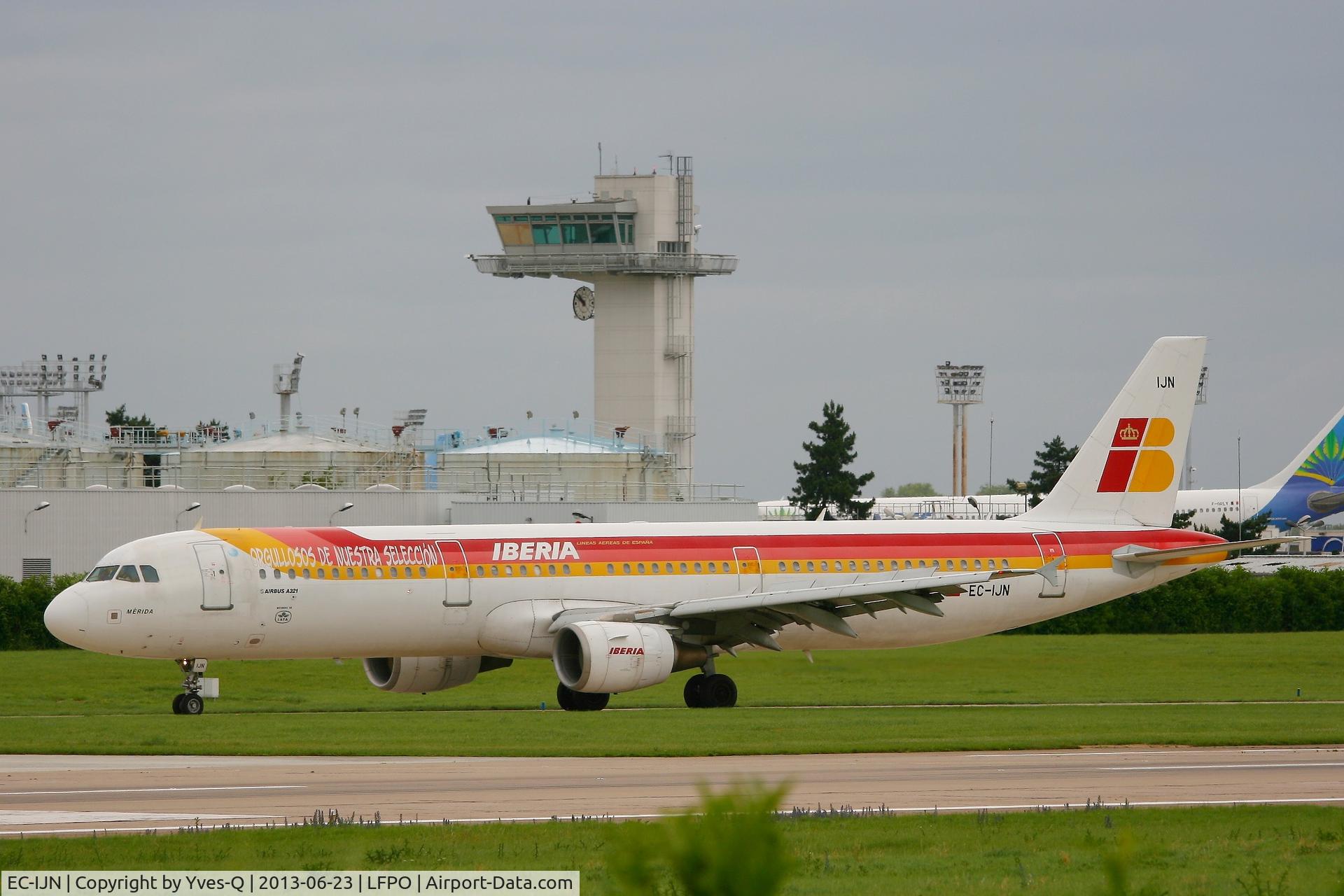 EC-IJN, 2002 Airbus A321-211 C/N 1836, Airbus A321-211?Taxiing to boarding area, Paris-Orly Airport (LFPO-ORY)