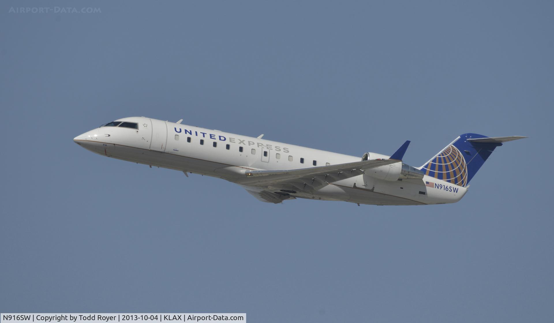 N916SW, 2002 Canadair CL-600-2B19 Regional Jet CRJ-200LR C/N 7634, Departing LAX