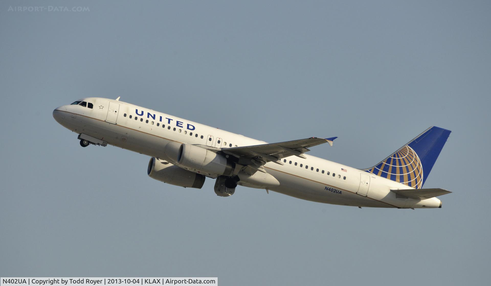 N402UA, 1993 Airbus A320-232 C/N 439, Departing LAX