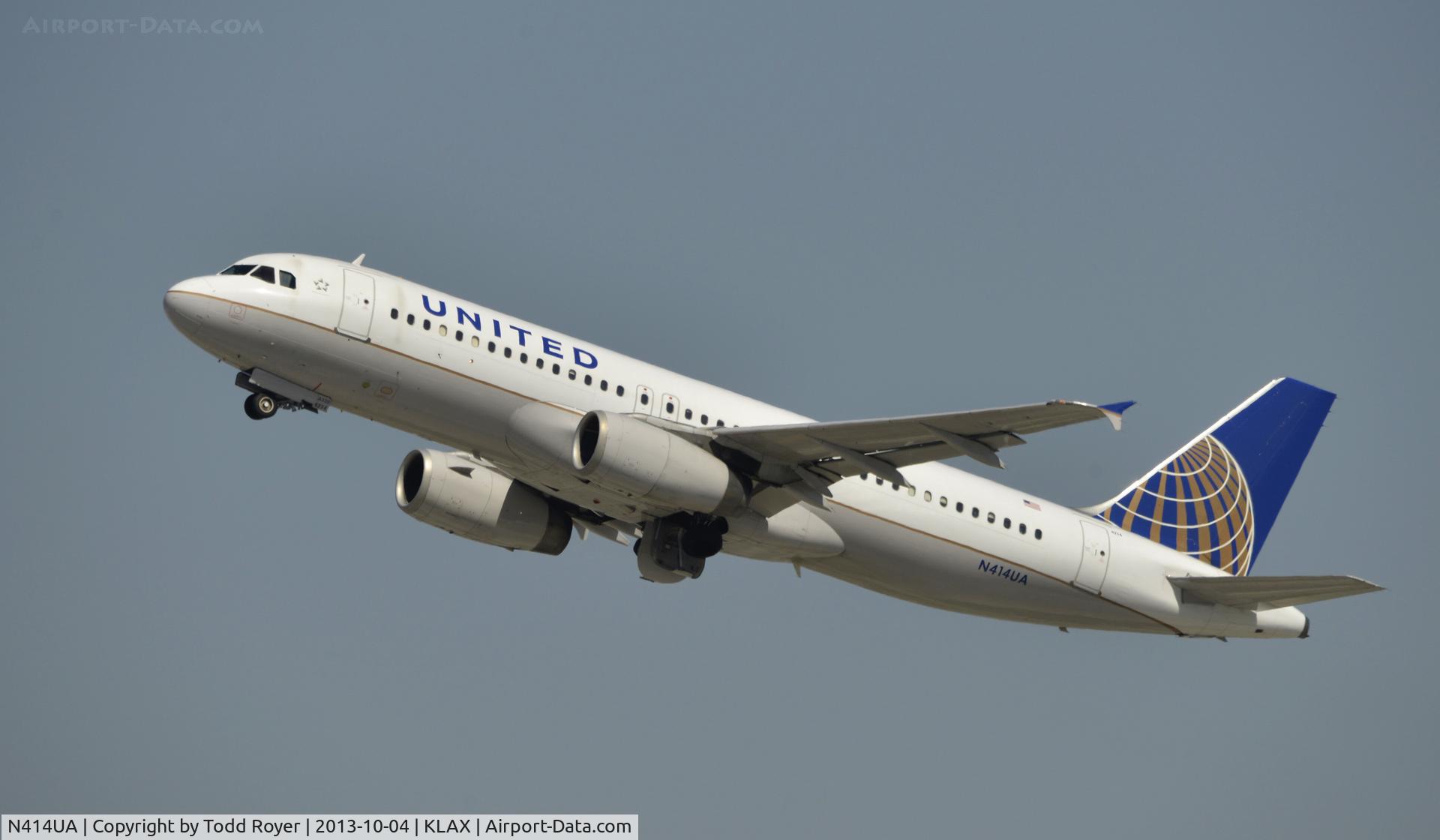 N414UA, 1994 Airbus A320-232 C/N 0472, Departing LAX