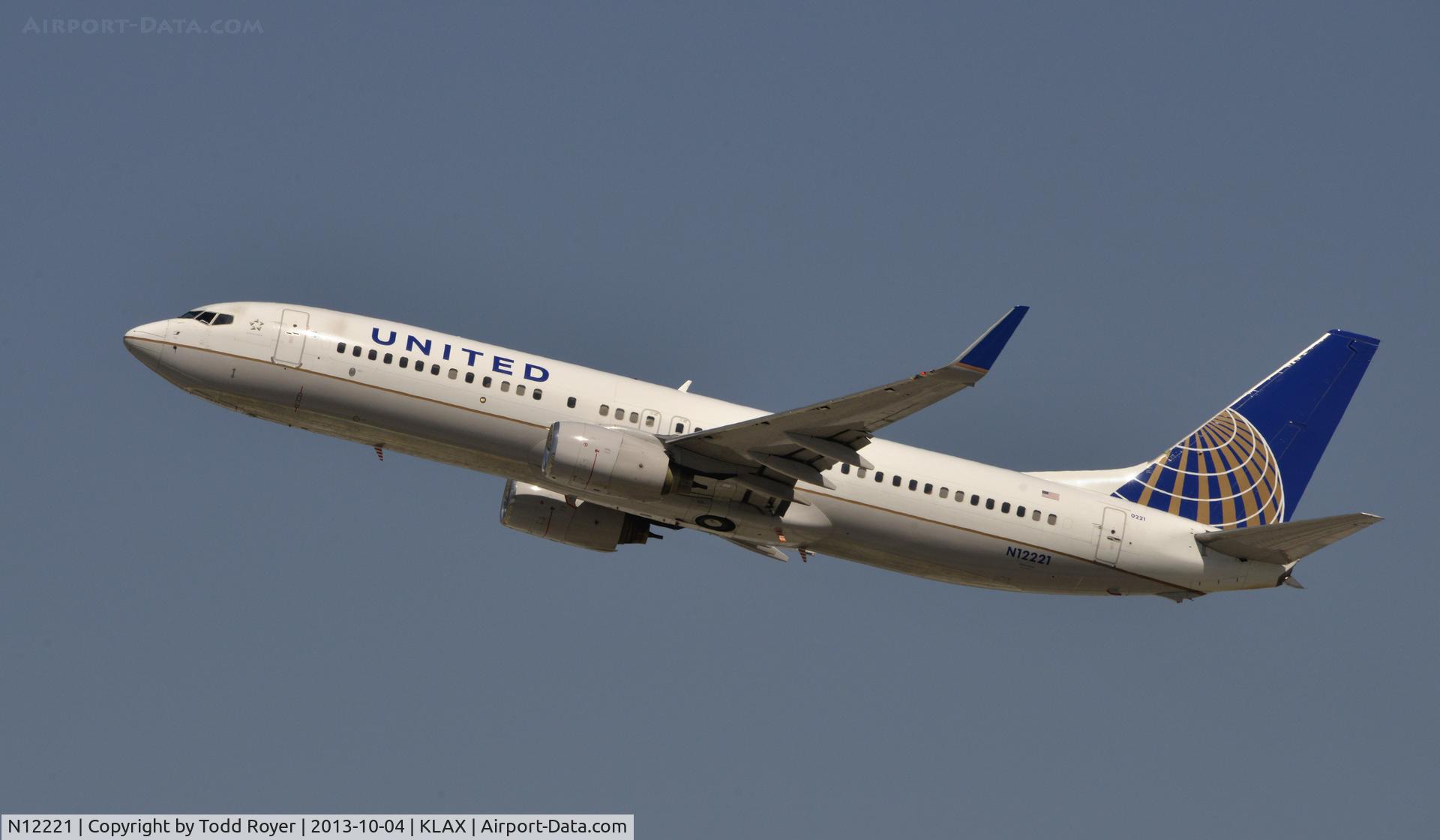 N12221, 1998 Boeing 737-824 C/N 28930, Departing LAX