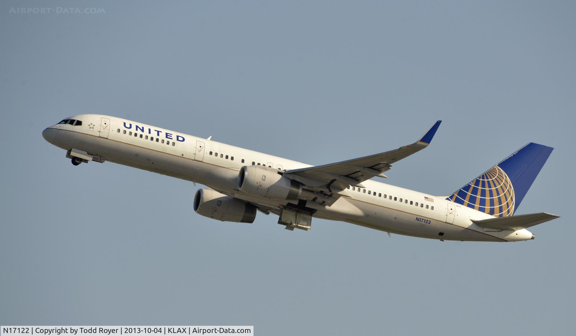N17122, 1997 Boeing 757-224 C/N 27564, Departing LAX