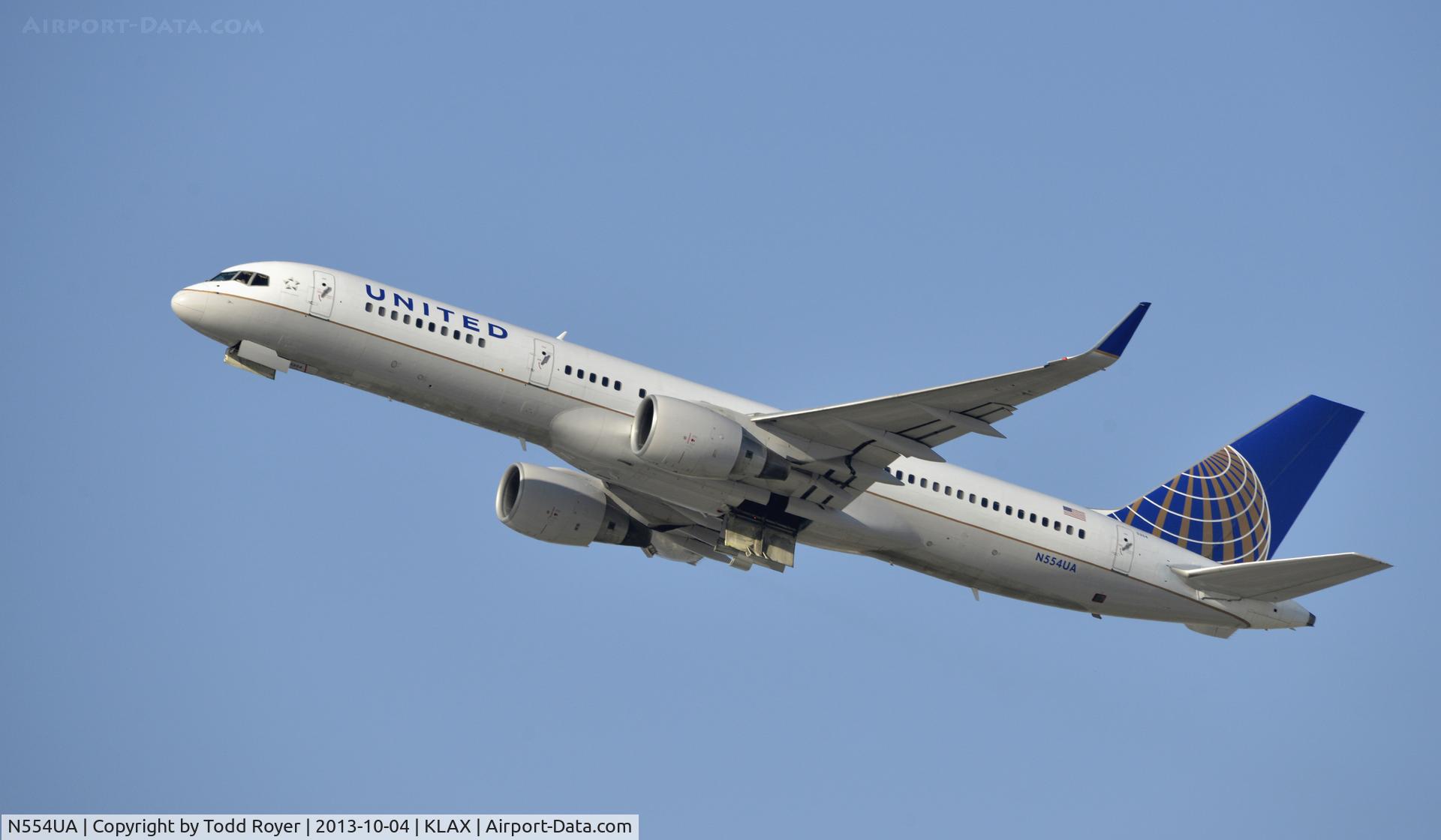 N554UA, 1992 Boeing 757-222 C/N 26644, Departing LAX