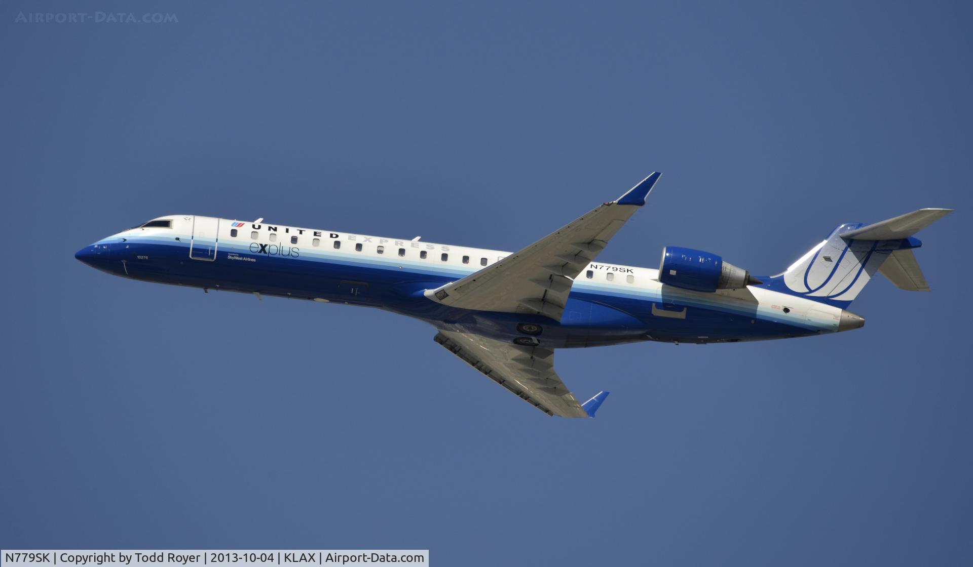 N779SK, 2009 Bombardier CRJ-702 (CL-600-2C10) Regional Jet C/N 10276, Departing LAX