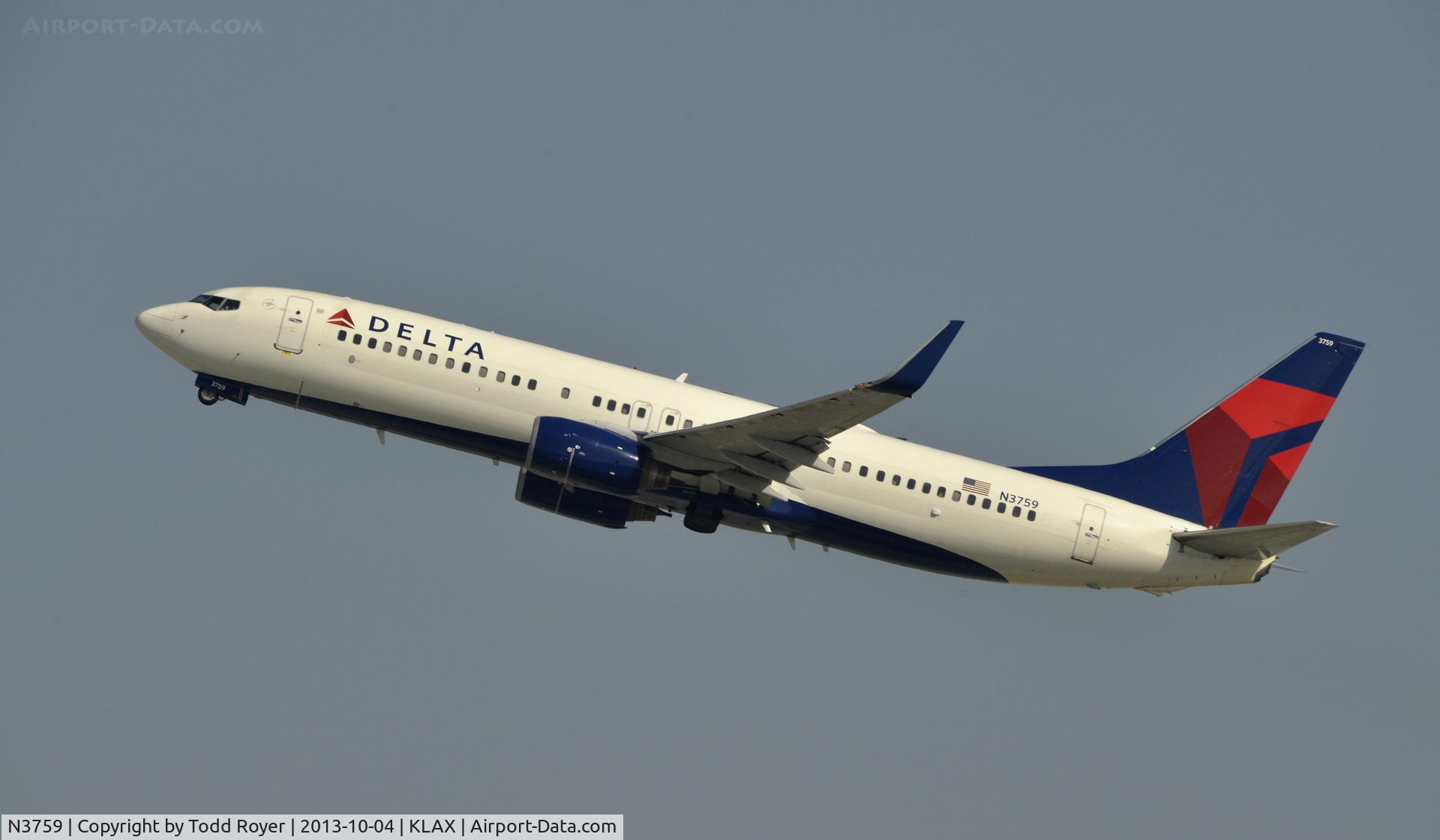 N3759, 2001 Boeing 737-832 C/N 30815, Departing LAX