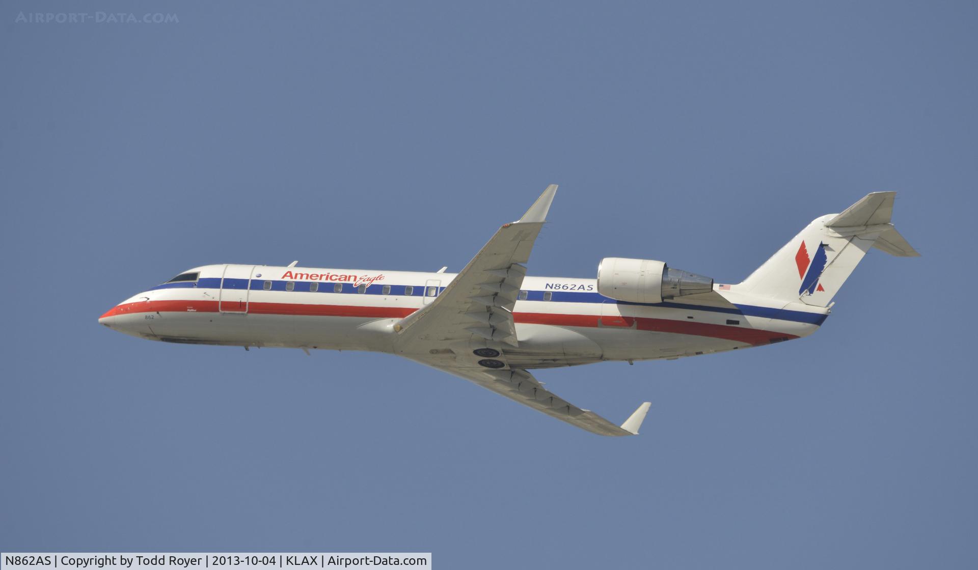 N862AS, 2001 Bombardier CRJ-200ER (CL-600-2B19) C/N 7476, Departing LAX