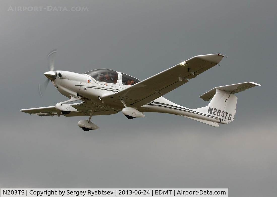 N203TS, 2008 Diamond DA-40 Diamond Star C/N 40.973, Tannkosh