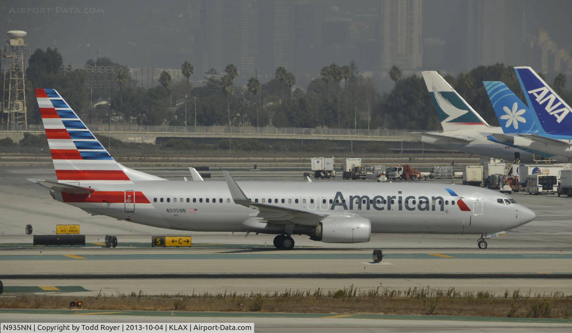 N935NN, 2013 Boeing 737-823 C/N 33231, Departing LAX