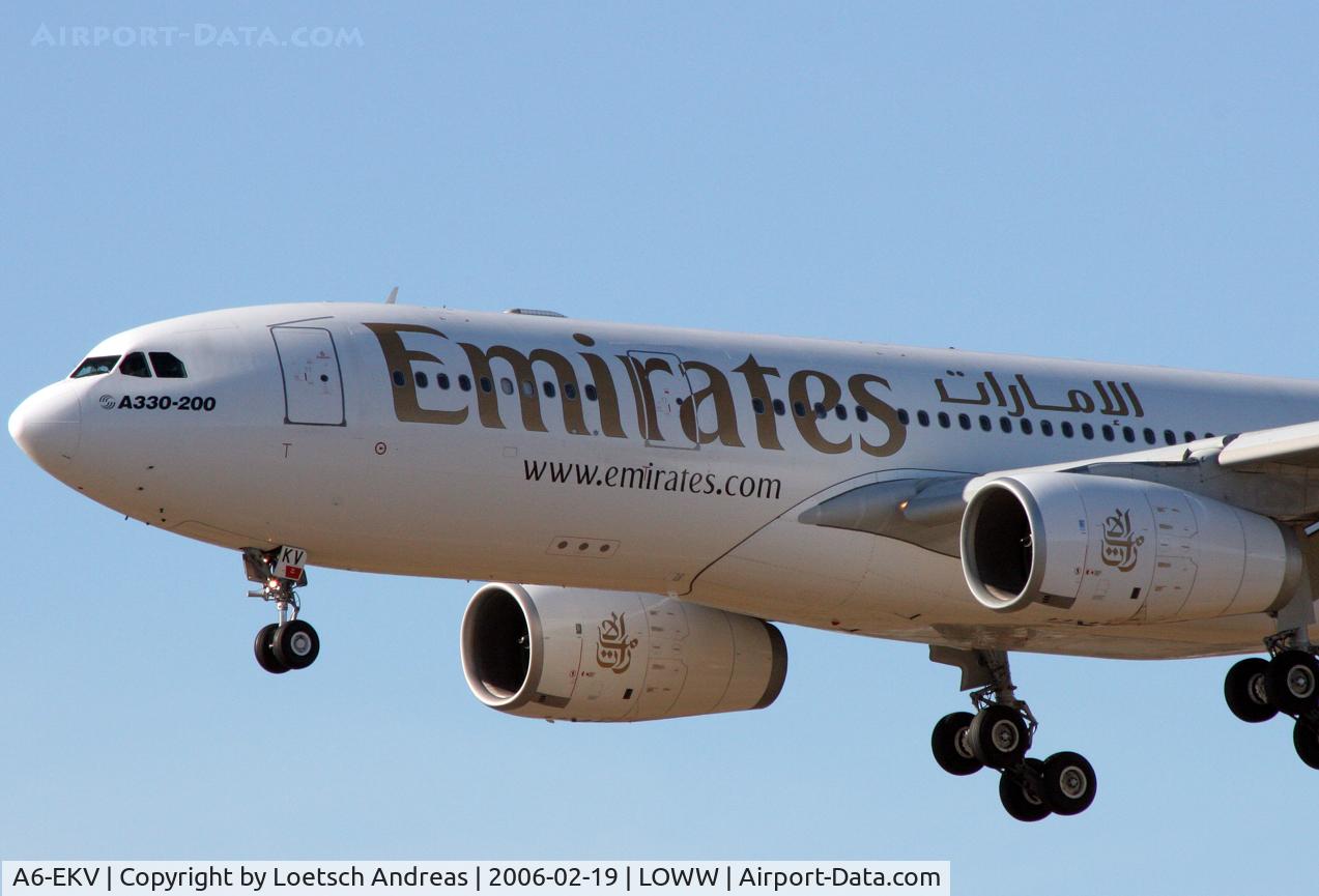A6-EKV, 1999 Airbus A330-243 C/N 314, Emirates A330