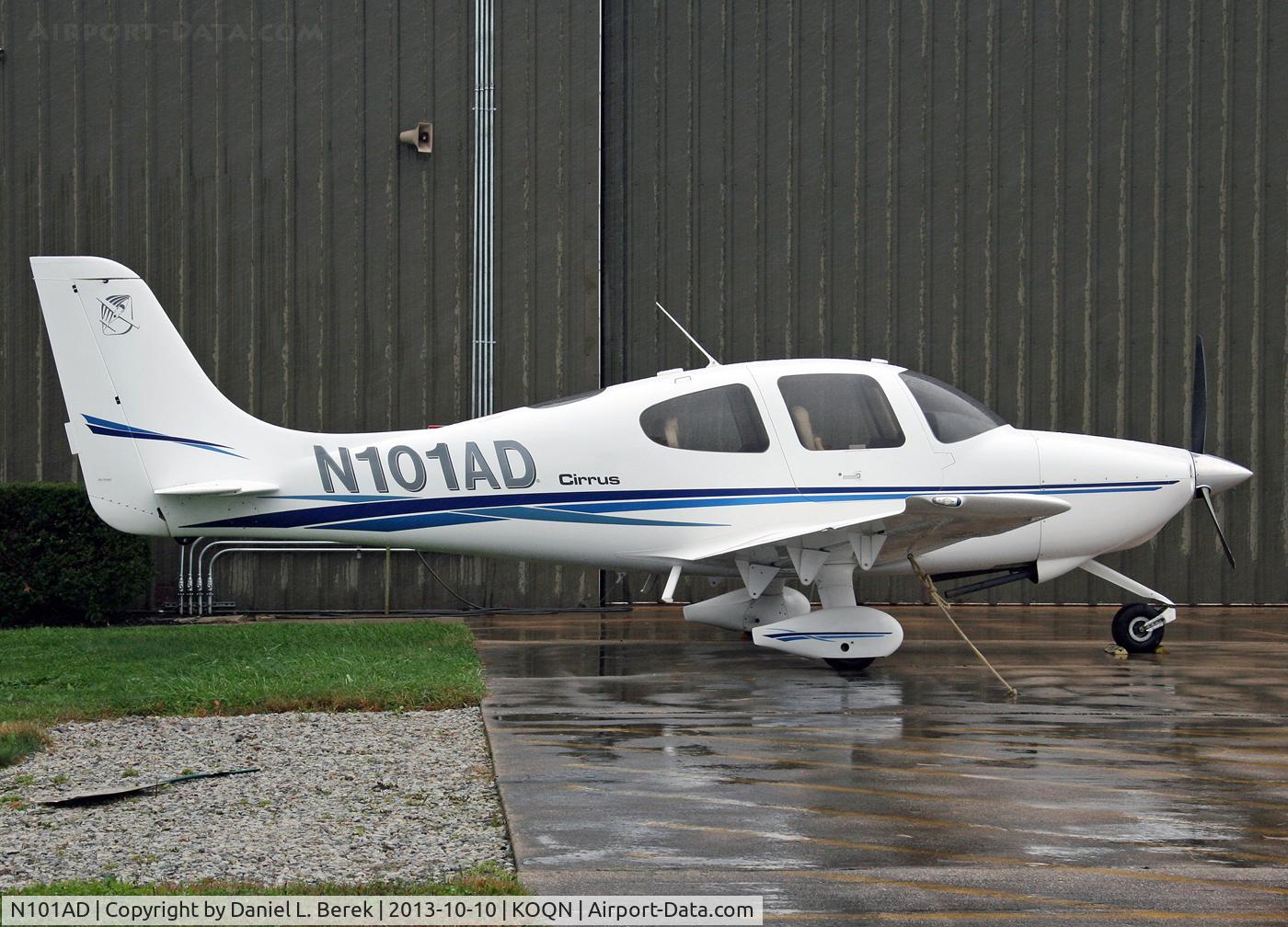 N101AD, 2002 Cirrus SR20 C/N 1198, All nice and clean after a rain shower