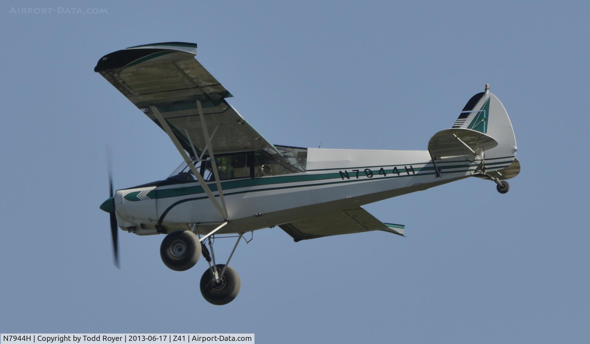 N7944H, 1946 Piper PA-12 Super Cruiser C/N 12-847, Landing at Lake Hood Strip