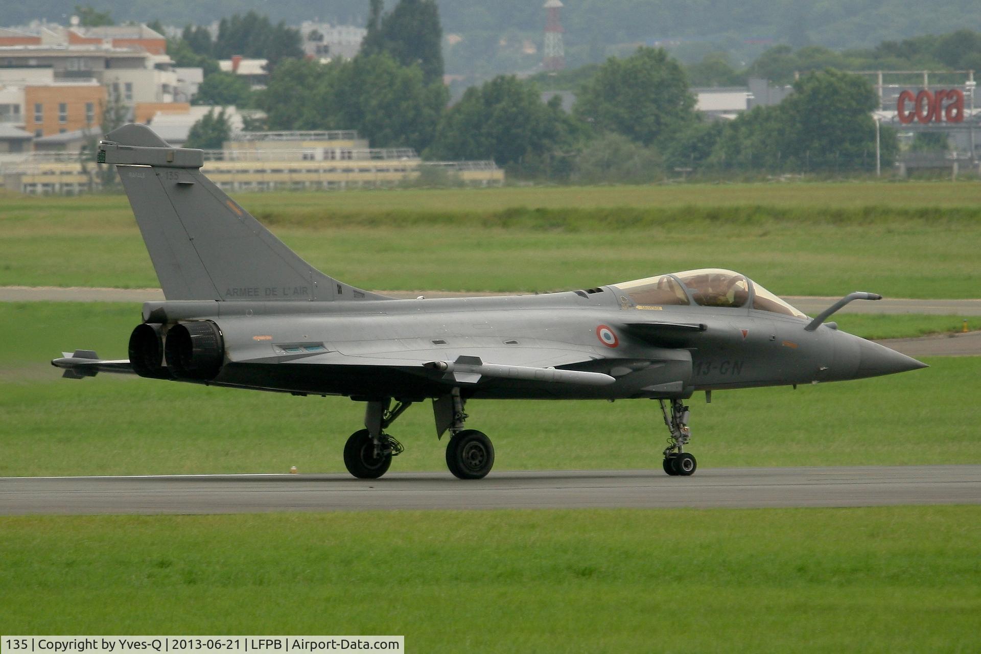 135, Dassault Rafale C C/N 135, French Air Force Dassault Rafale C, Landing Rwy 03, Paris-Le Bourget Air Show 2013