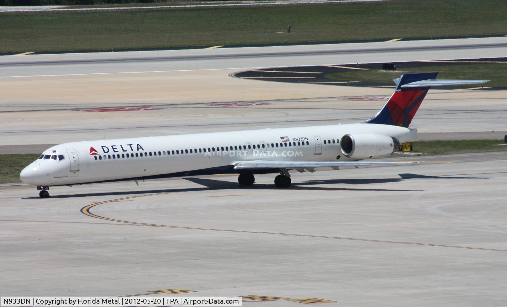 N933DN, 1997 McDonnell Douglas MD-90-30 C/N 53543, Delta MD-90