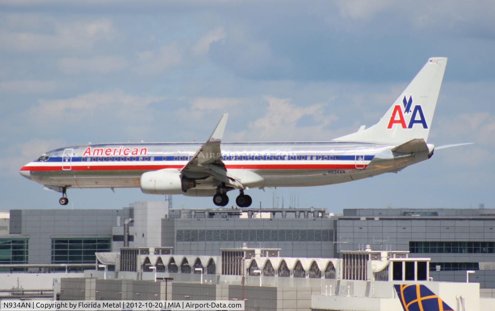 N934AN, 2000 Boeing 737-823 C/N 29531, American 737-800