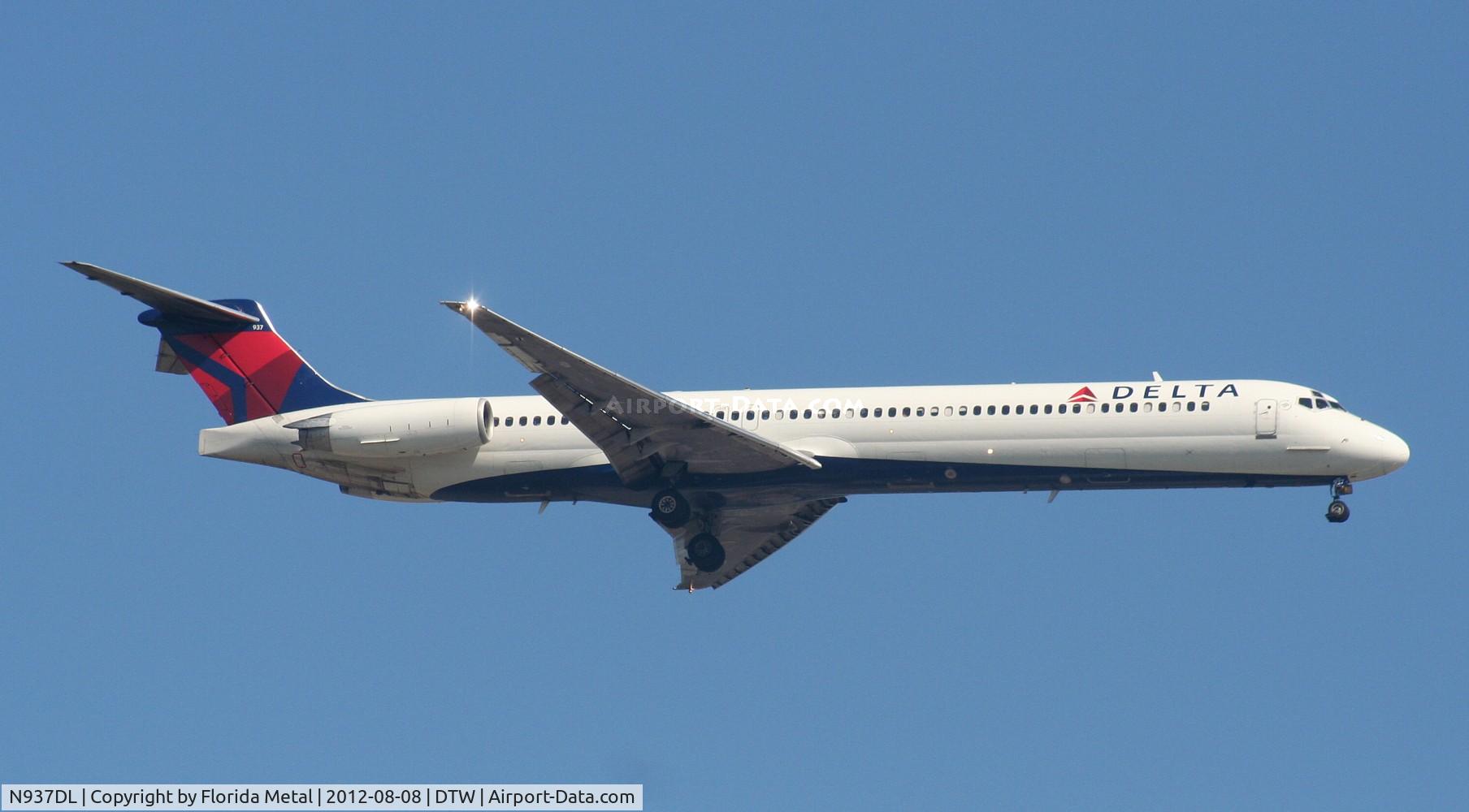 N937DL, 1989 McDonnell Douglas MD-88 C/N 49810, Delta MD-88
