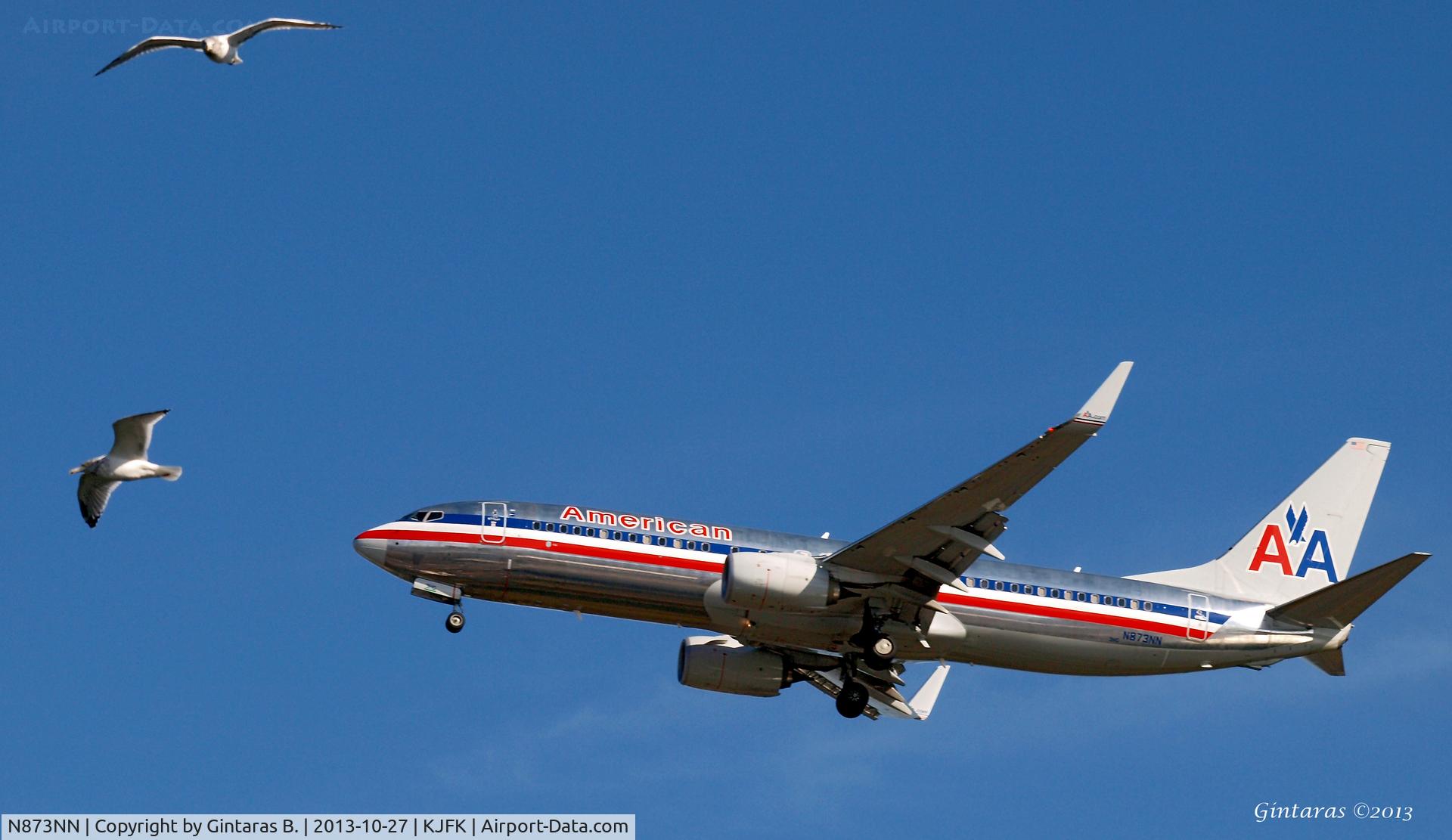 N873NN, 2011 Boeing 737-823 C/N 40766, Going to a landing on 31R @ JFK