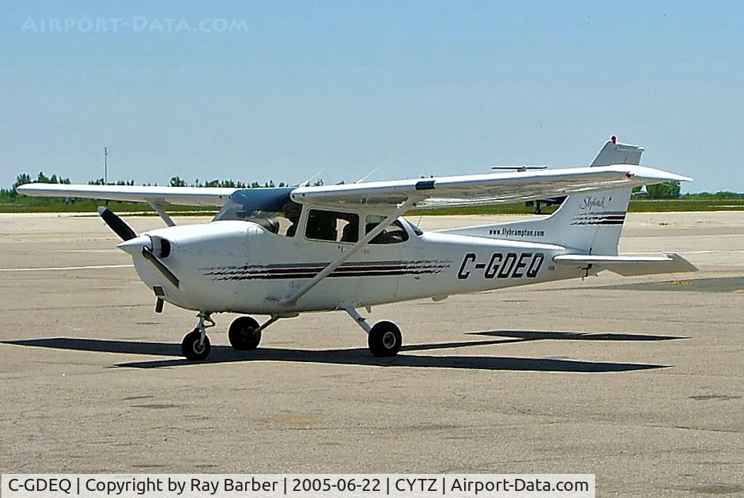 C-GDEQ, 1998 Cessna 172R C/N 17280477, Cessna 172R Skyhawk [172-80477] Toronto-City Centre Airport~C 22/06/2005