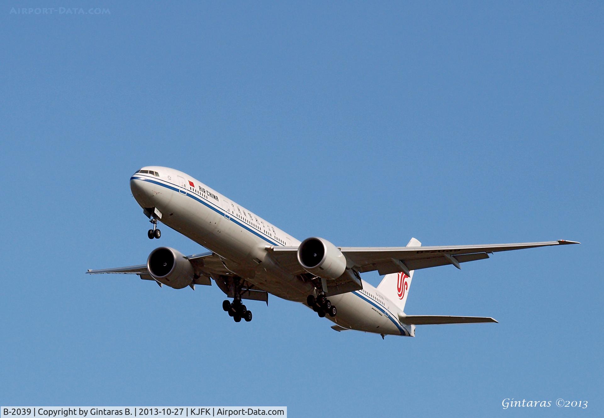 B-2039, 2013 Boeing 777-39L/ER C/N 38679, Going to a landing on 31R @ JFK