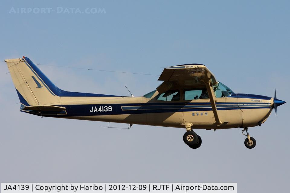 JA4139, Cessna 172P C/N 17274079, Skyhawk II, built in 1981