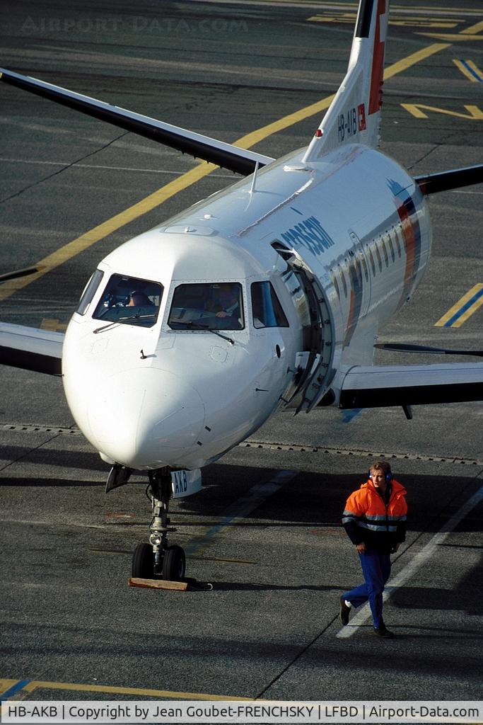 HB-AKB, 1989 Saab SF340B C/N 340B-161, CROSSAIR taxi A8N