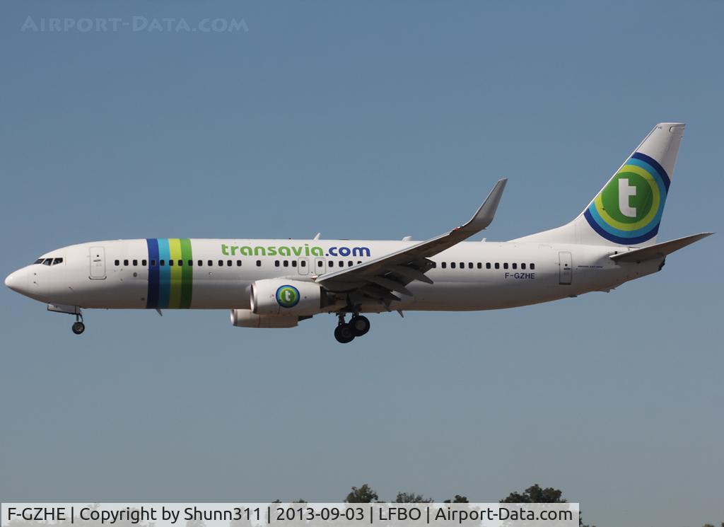 F-GZHE, 2008 Boeing 737-8K2 C/N 29678, Landing rwy 14R