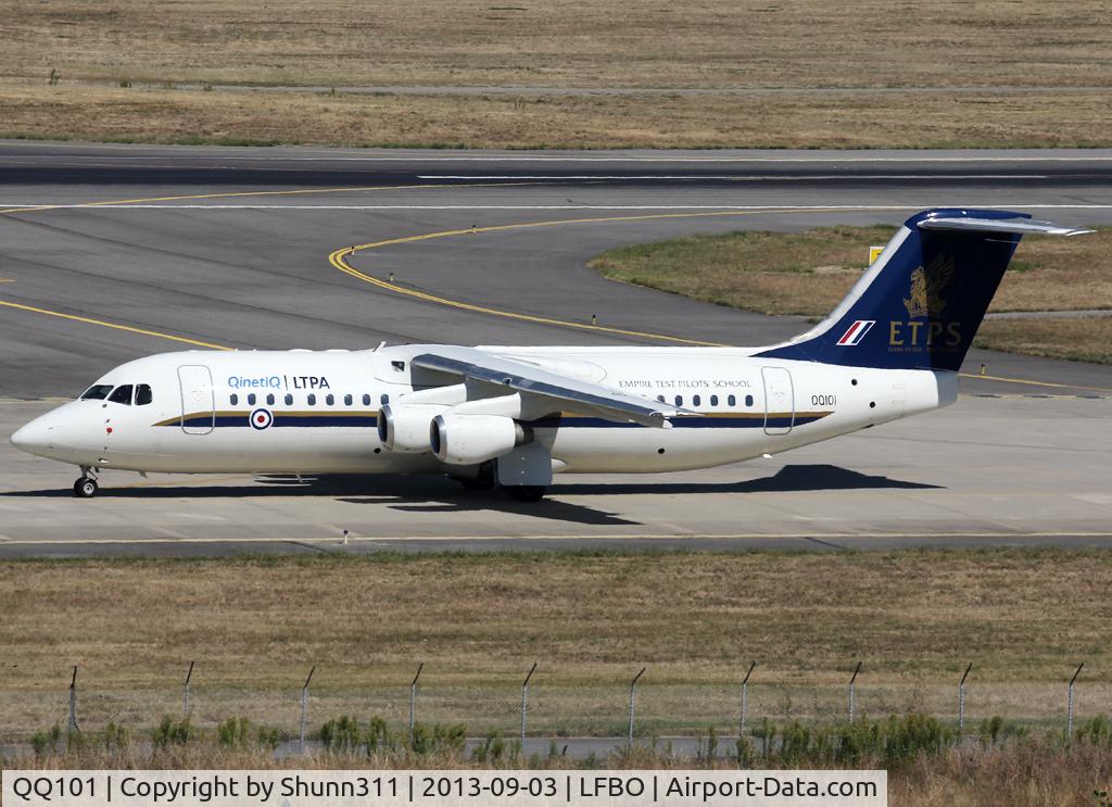 QQ101, 2000 British Aerospace Avro 146-RJ100 C/N E3368, Taxiing for departure after a small visit to Airbus factory... Replace BAC111...