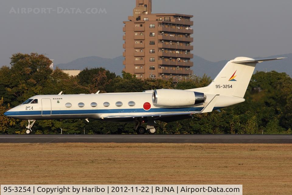 95-3254, 1997 Gulfstream Aerospace G-IV C/N 1326, U-4; A multi-purpose aircraft for JASDF. Belonging to the Air Defence Command Headquarters Flight Group.
