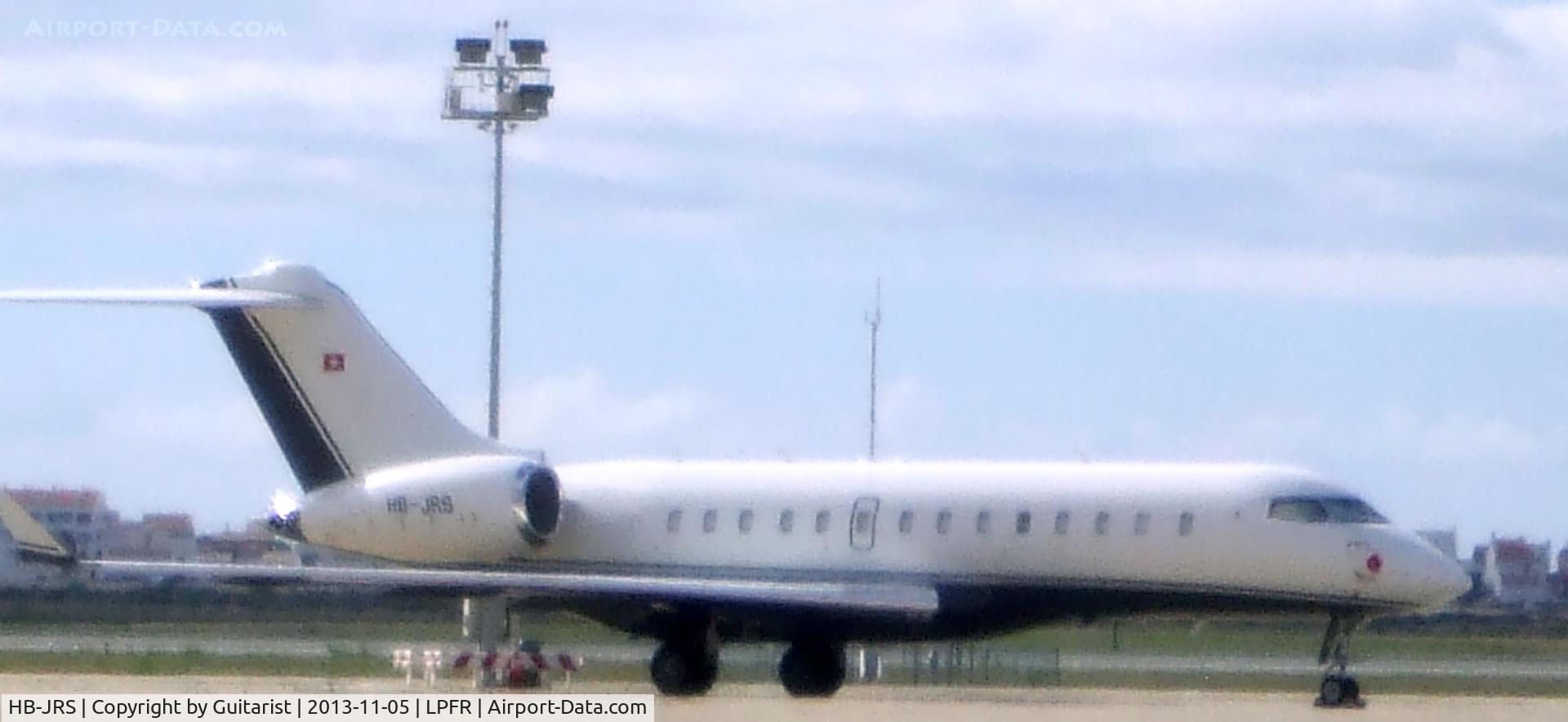 HB-JRS, 2005 Bombardier BD-700-1A11 Global Express C/N 9174, It can be quite difficult to take a photo from a moving 737
