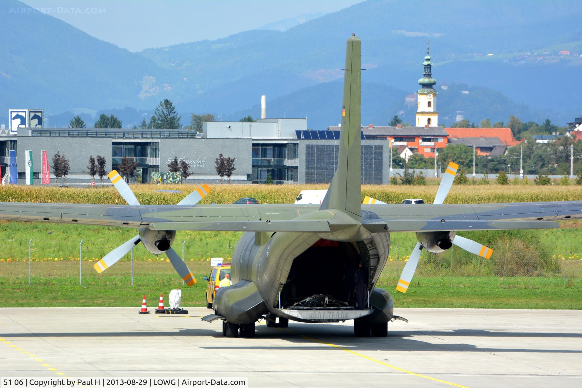 51 06, 1971 Transall C-160D C/N D-143, Transport Flight of German Air Force, loading